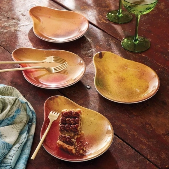 Set of 4 John Derian Target Melamine Pear Fruit Shaped Dessert Plates 9 x 7” - Picture 2 of 12